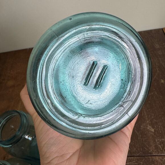 Bundle of 4 BALL 1923-1933 Blue Glass Quart Jars Kitchen farmhouse decor - Picture 5 of 10